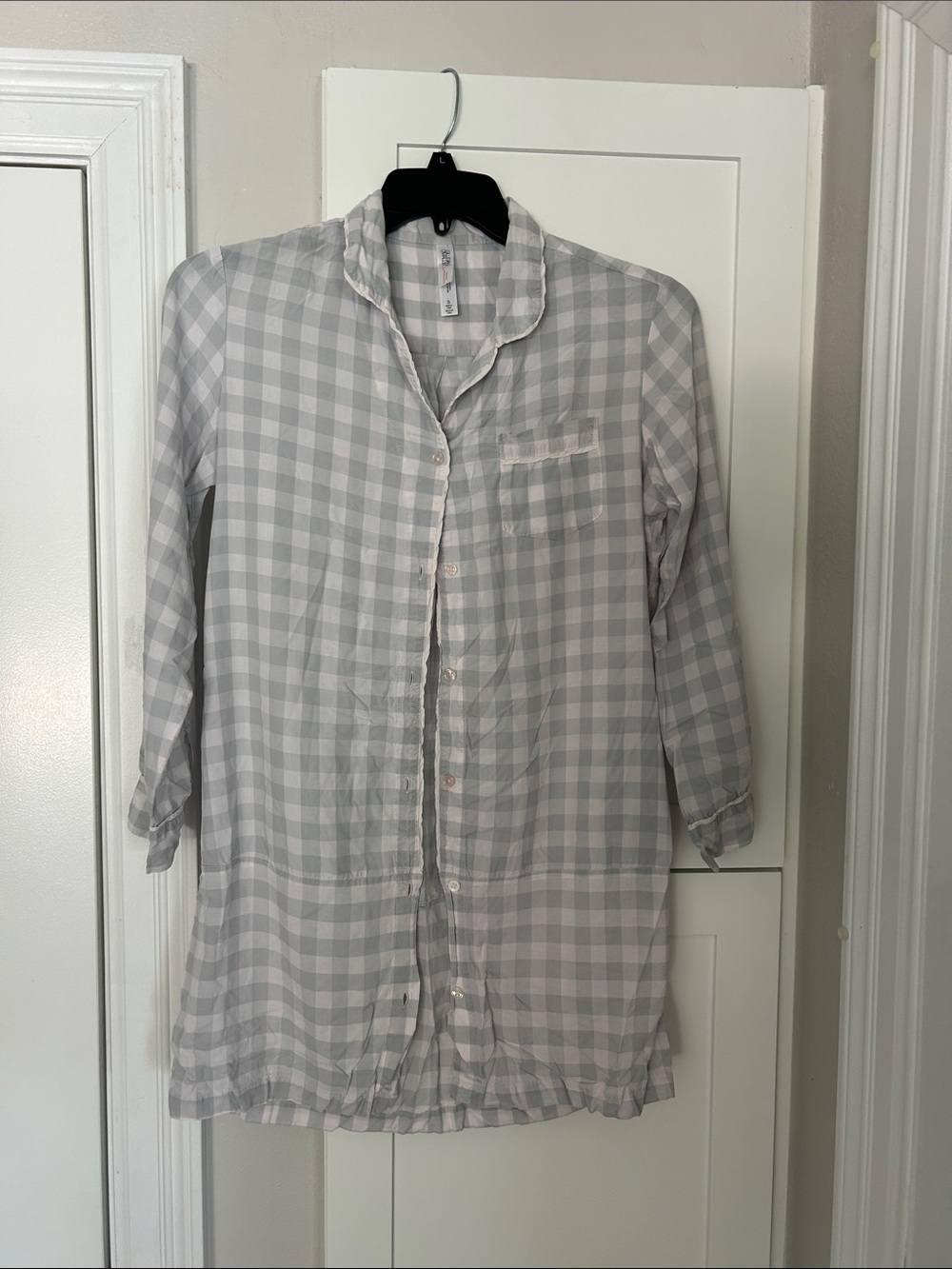 Gilligan & O'Malley Light Gray and White Gingham Button-Front Sleep Shirt